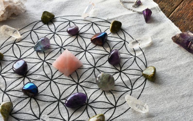 Sacred geometry & energy healing crystal grid